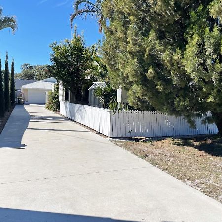 Bribie Beach Bungalow Apartman Bongaree Kültér fotó